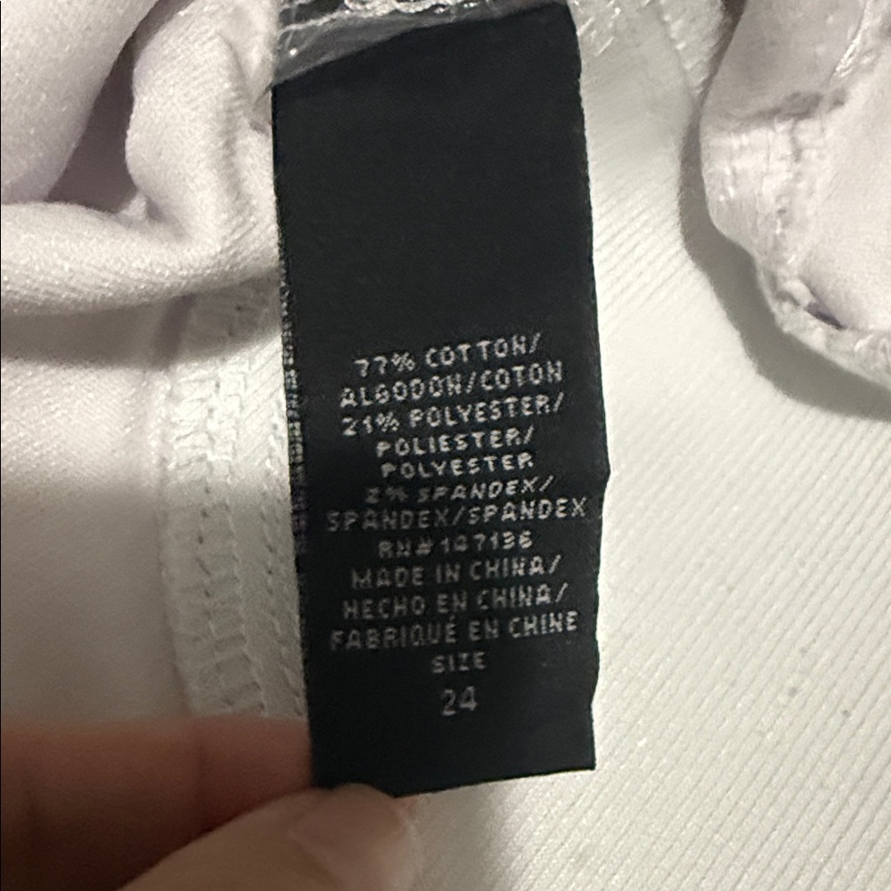 1822 Denim Butter Denim Ankle Skinny jeans. Women’s {24} - Picture 8 of 9